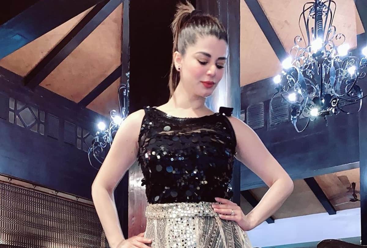 bigg boss 13 himanshi khurrana punjabi actress kainaat arora glamorous look