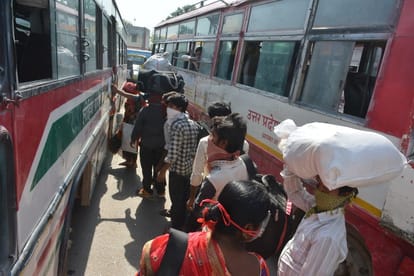 Lockdown Administration send home workers of Rajasthan Jharkhand trapped in Varanasi