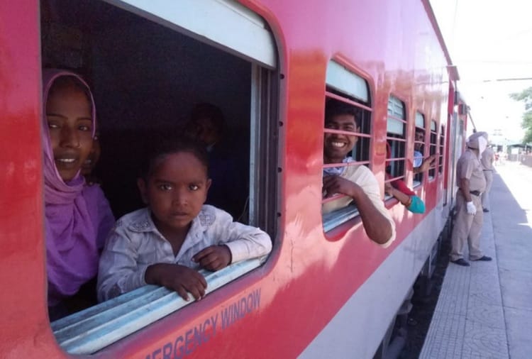 coronavirus, lockdown, Migrant Workers Leave for UP via Train from Mohali