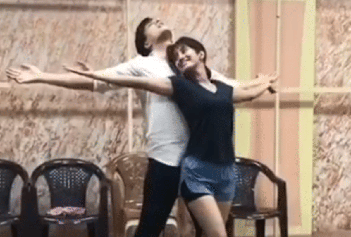 Yeh Rishta Kya Kehlata Hai Actor Mohsin Khan Aka Kartik Share Romantic Dance Video With Shivangi Joshi Aka Nayra