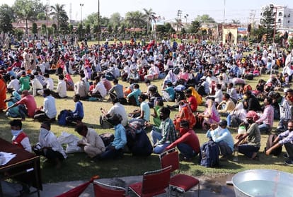Coronavirus in Punjab News in Hindi: Migrant laborers are returning to their homes from Punjab
