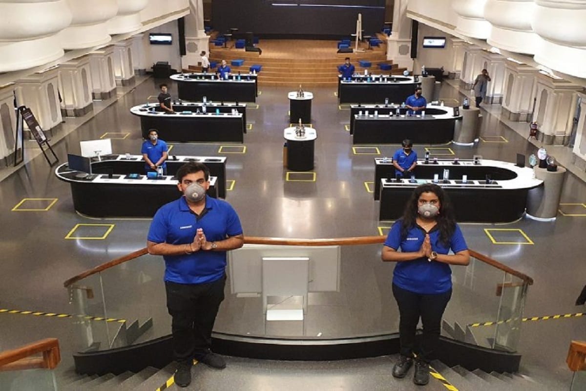 Samsung Smart Plazas, Smart Cafes Welcome You Back with a Namaste, Phased Opening of Samsung Exclusive Stores Begin