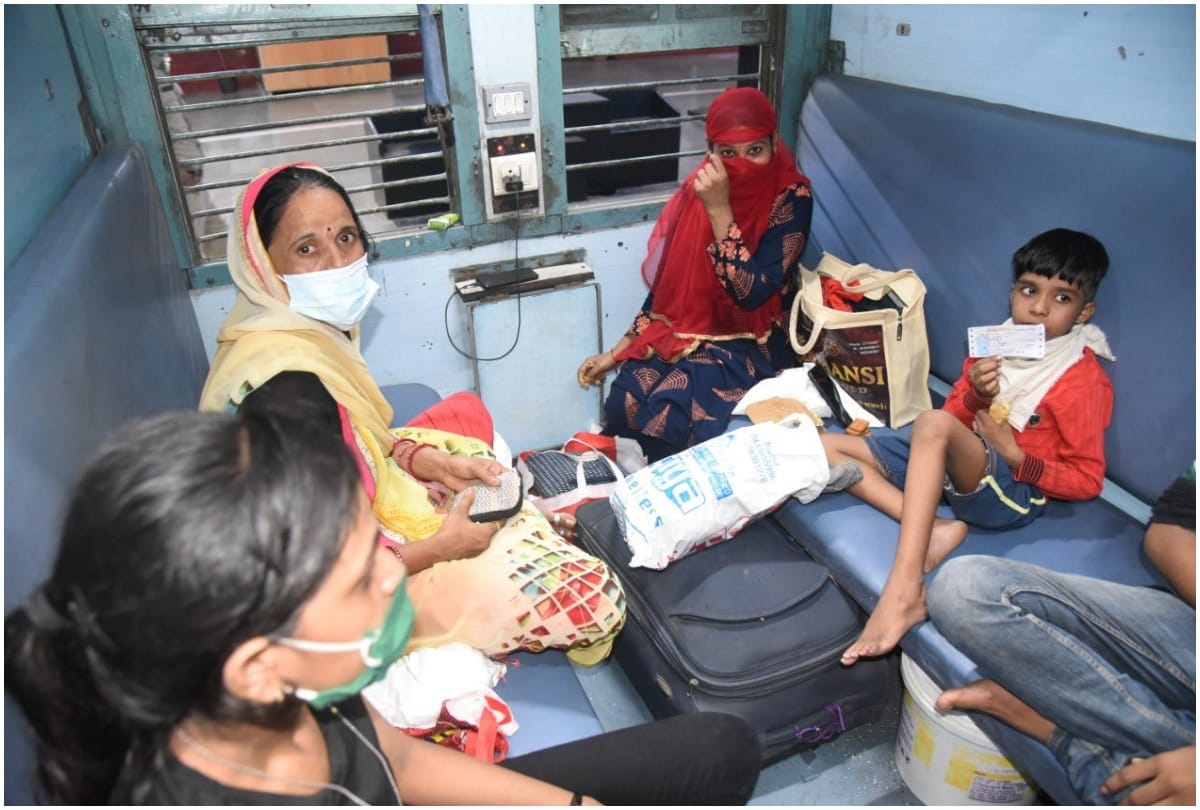 Special train for 1200 migrant workers from Panvel leaves for Madhya Pradesh