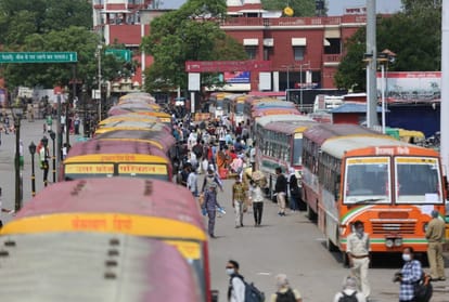 Special train carrying 1200 workers from Gujarat to these districts of UP, some paid fare, some did not