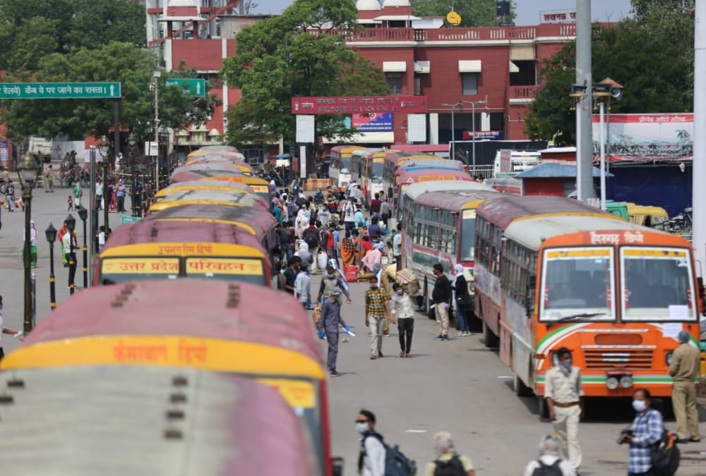 3964 workers reached lucknow from gujarat by shramik special trains