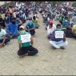 मंगलूरू में प्रवासी मजदूरों का प्रदर्शन