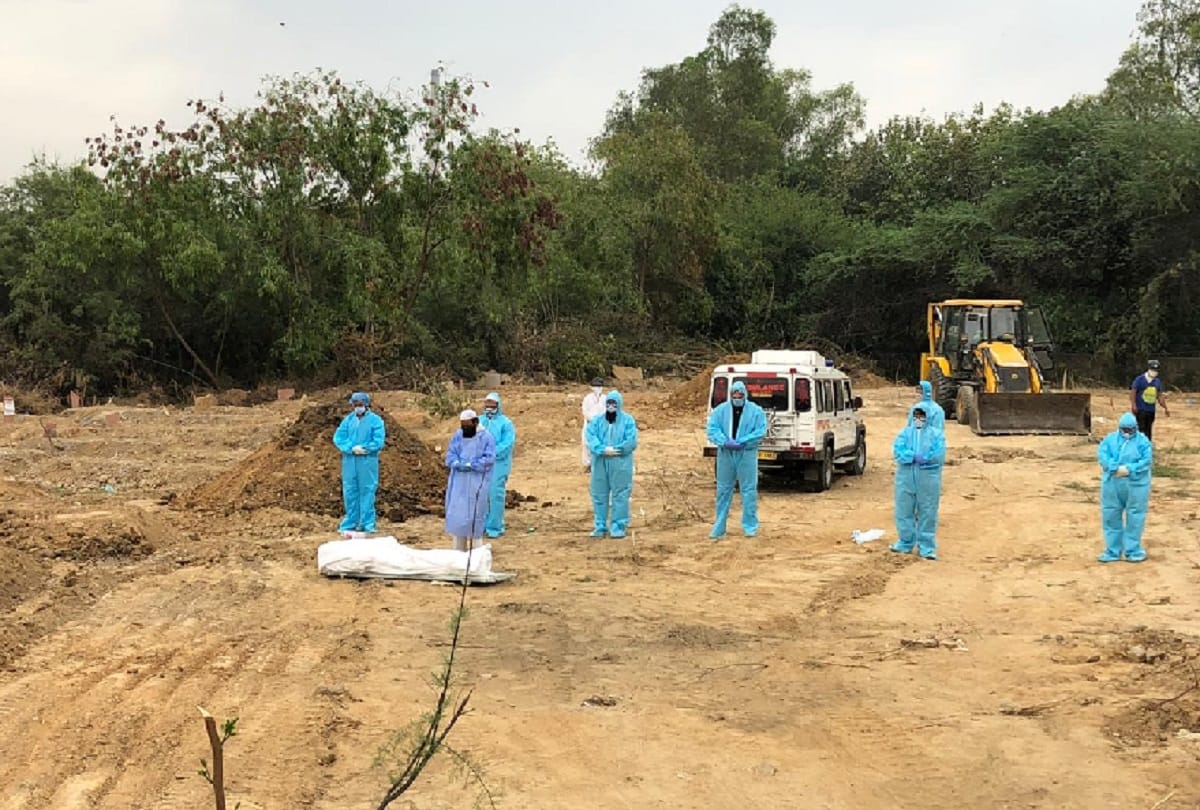   80 bodies have been buried in Three out of five bighas in delhi