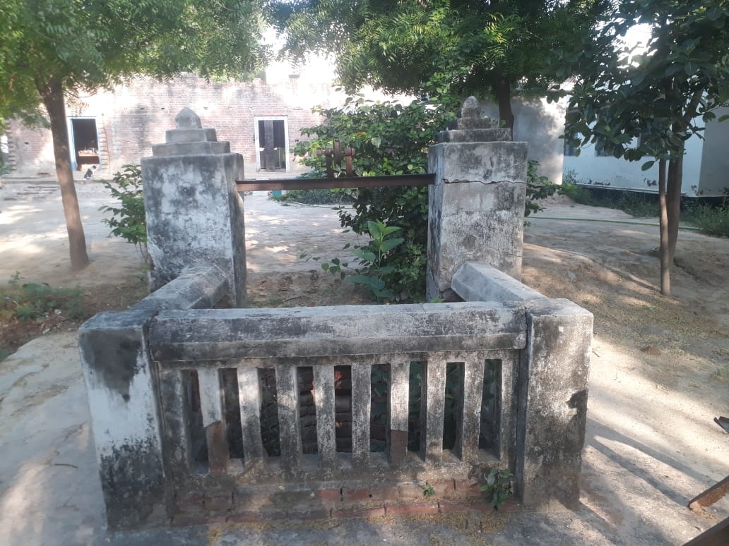 Unnao: Angry young man jumped into a well by scolding family members for drinking alcohol