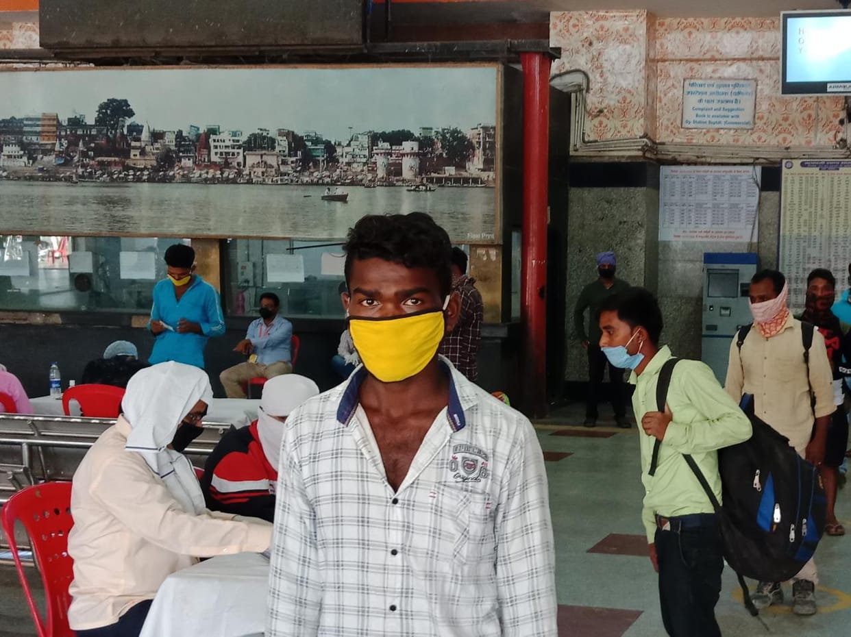 1136 pilgrims from Purvanchal reached Varanasi from Surat by paying more fare