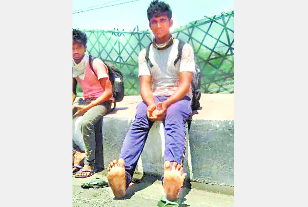 labourers reached lucknow from sonipat of haryana on foot during lockdown