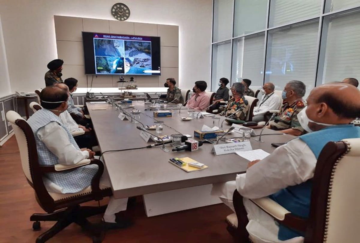 Rajnath singh held high level meeting with CDS rawat and tri services chiefs on situation in Ladakh 