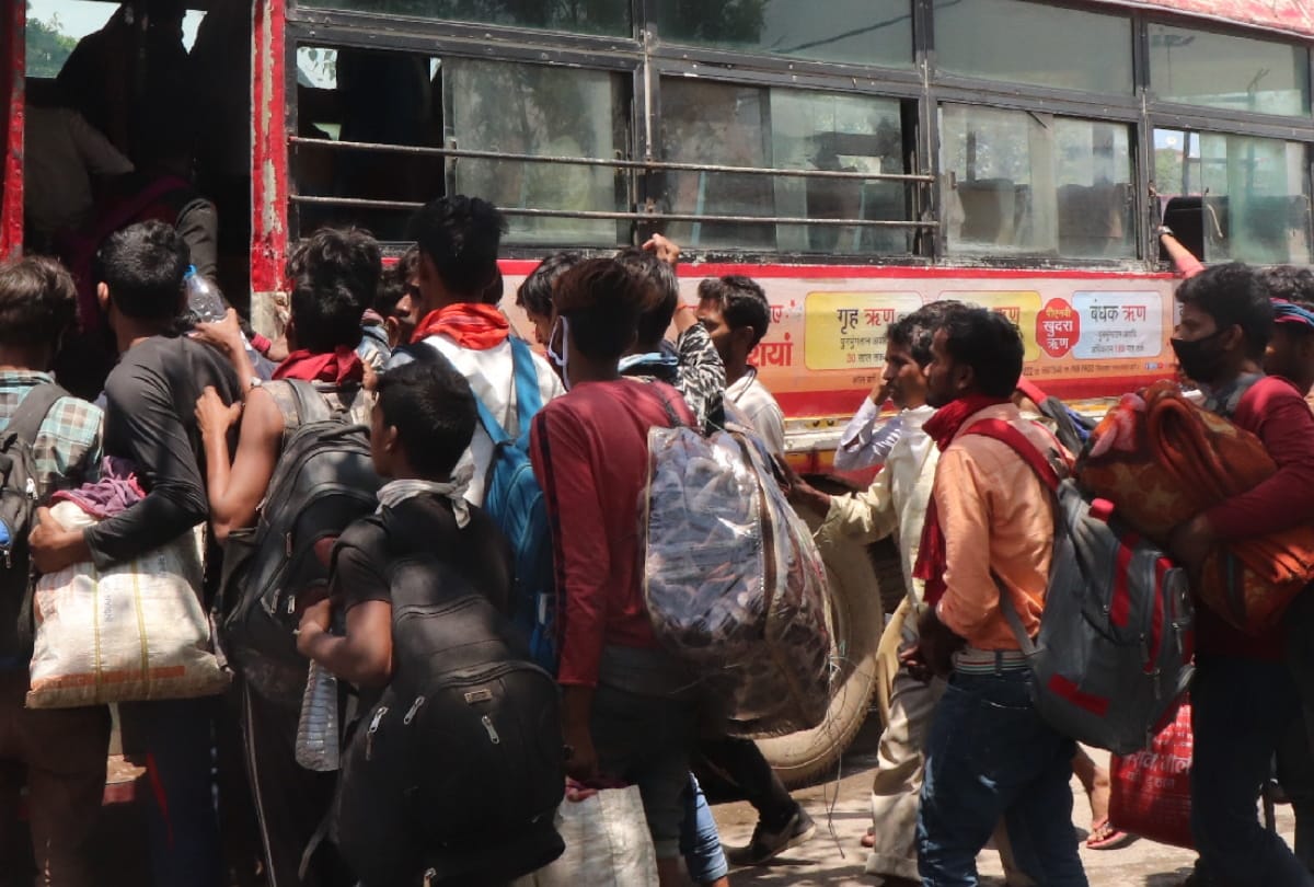 Special trains reached Gorakhpur carrying migrant workers from other state