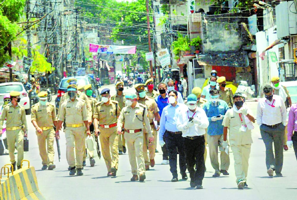 corona patients increased in kaiserbagh area due to carelessness of police and health department
