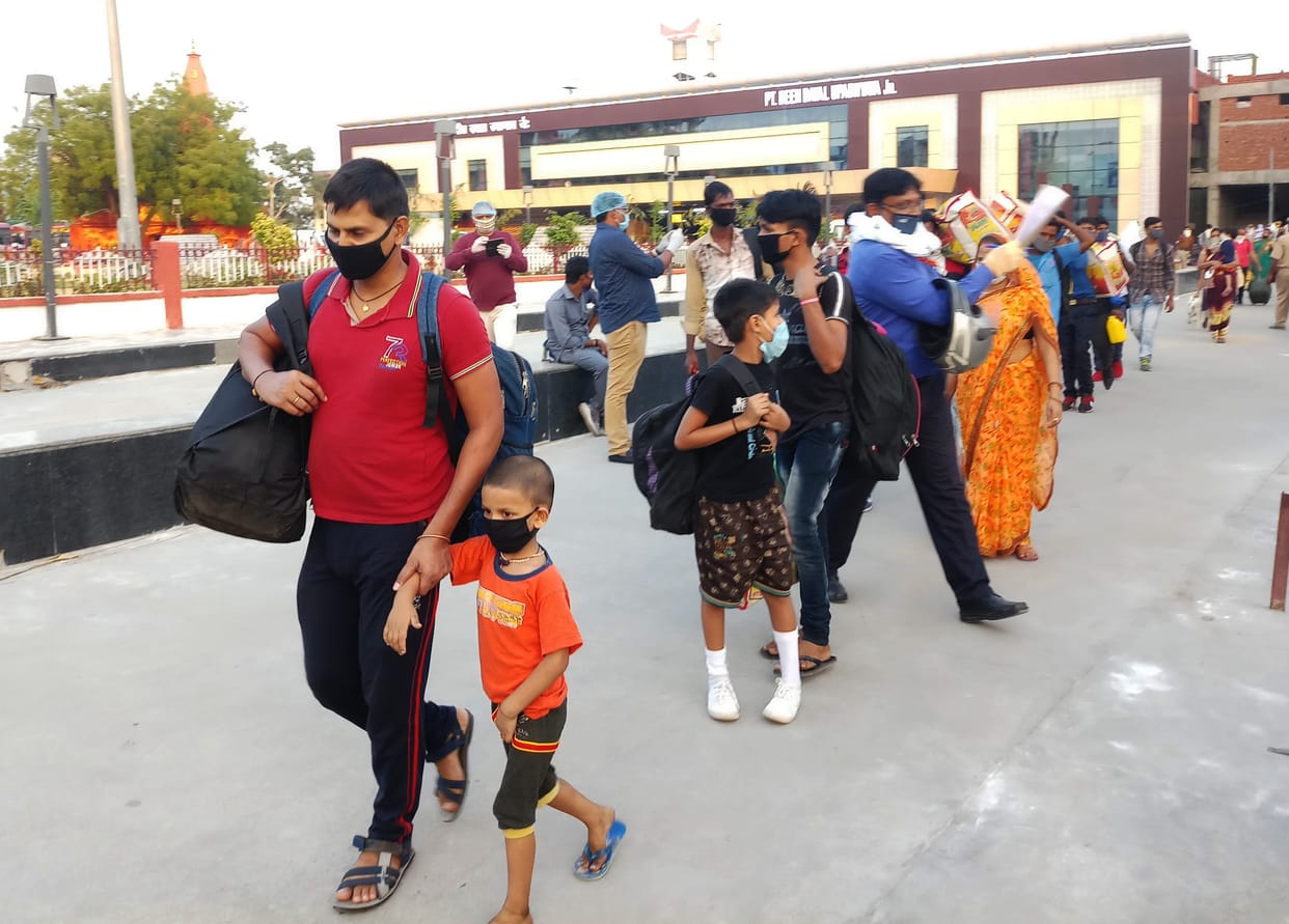 Special train arrived with 1200 workers