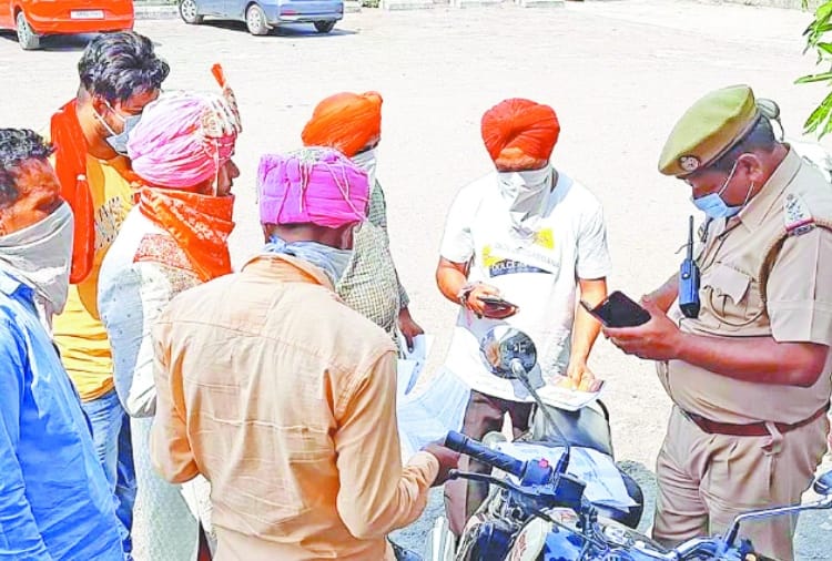 See the pictures of five unique wedding in Punjab and Jammu-Kashmir border