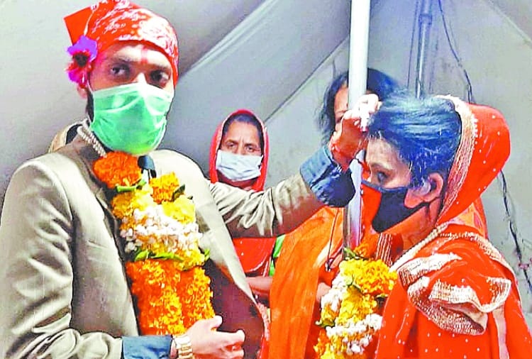 See the pictures of five unique wedding in Punjab and Jammu-Kashmir border