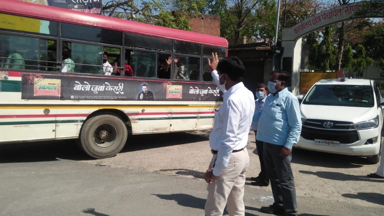 19 people sent by bus to Rajasthan