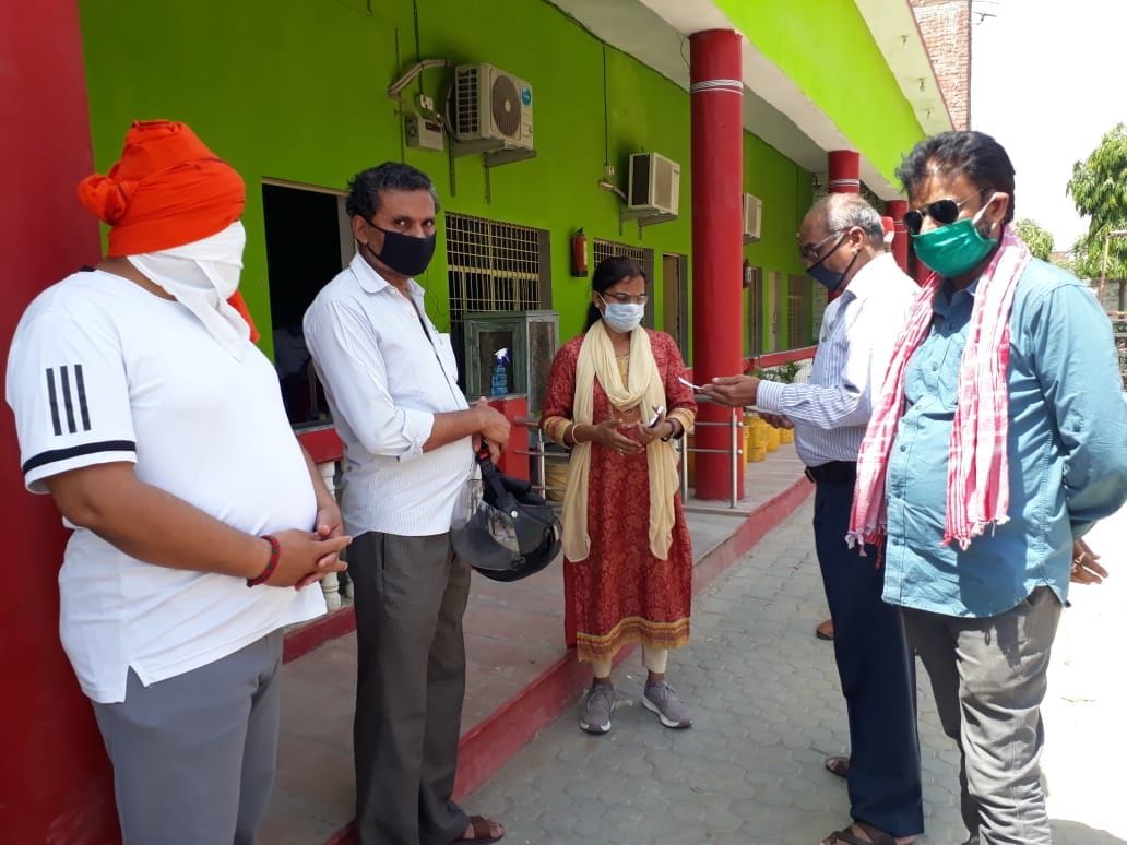 traders want apermission to open their shoap