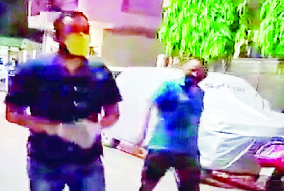 Head Constable arrives home after recovery from Corona
