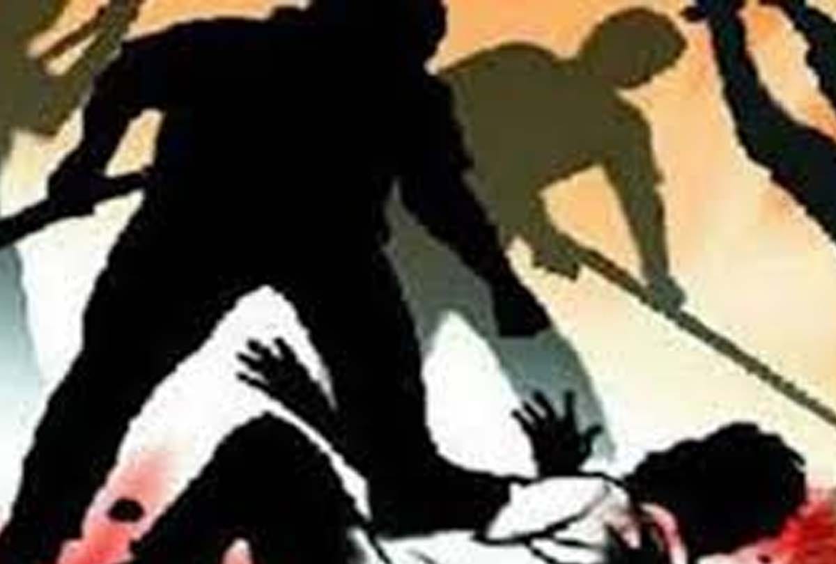 banda : Drunk on two sides, lathi run and acid fired due to alcohol intoxication