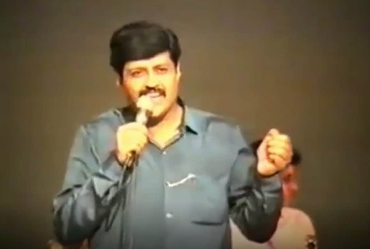 Sonu Nigam posts Priyanka Chopra father Dr Ashok Chopra singing on stage old video viral