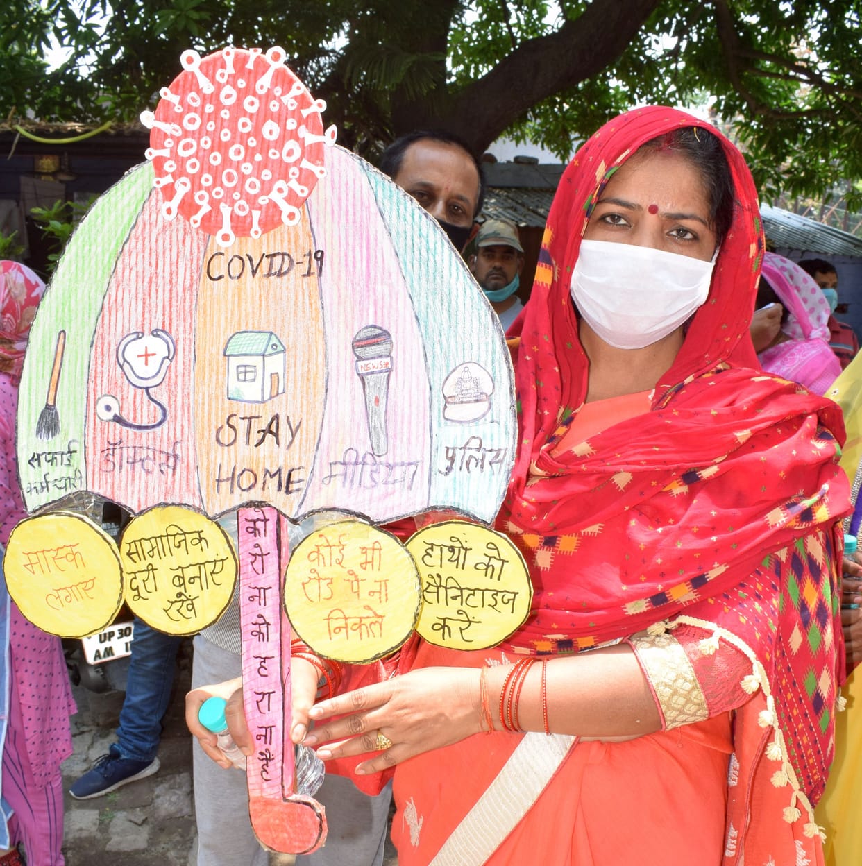 people hounoured health worker