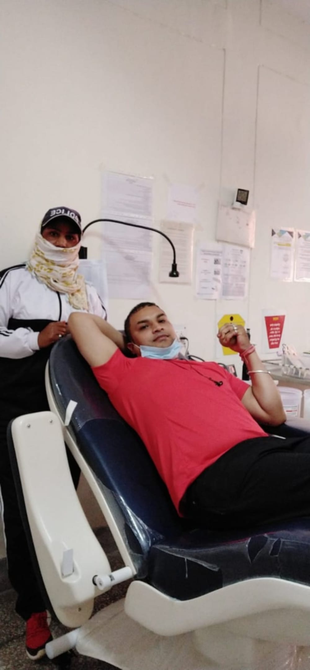 Lockdown 3.0 in Uttarakhand Latest News Update : lady constable and youth arrange o negative blood for muslim boy
