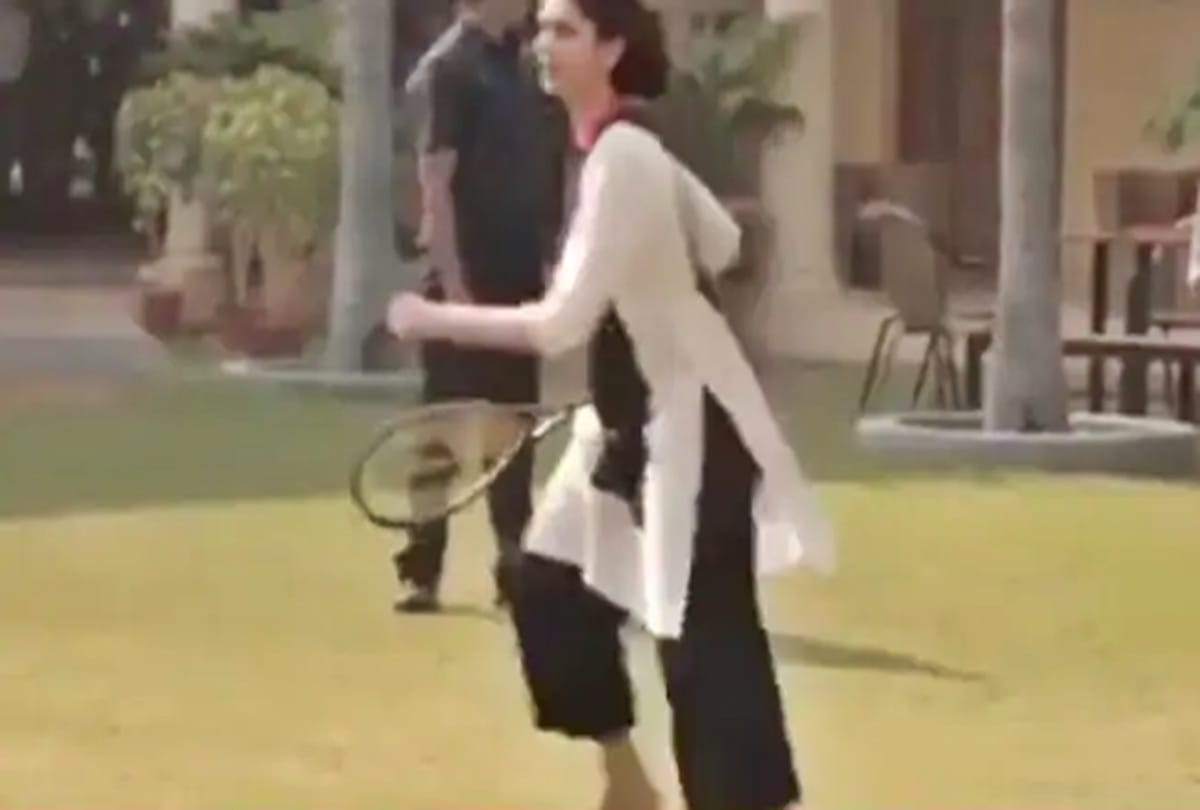 aaj ka fashion match black palazzo with these outfits for stylish look