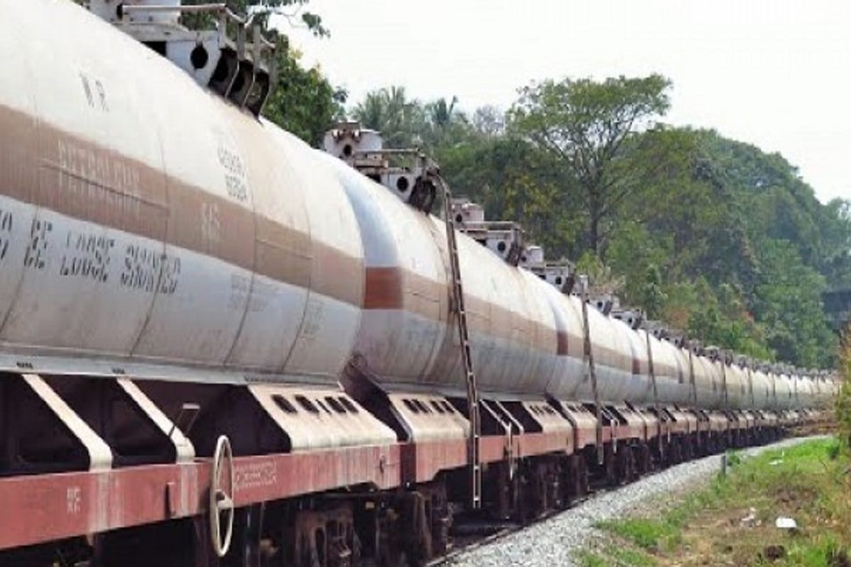 Madhya Pradesh: Minor gas leak in LPG container of goods train at Bhopal Railway Station