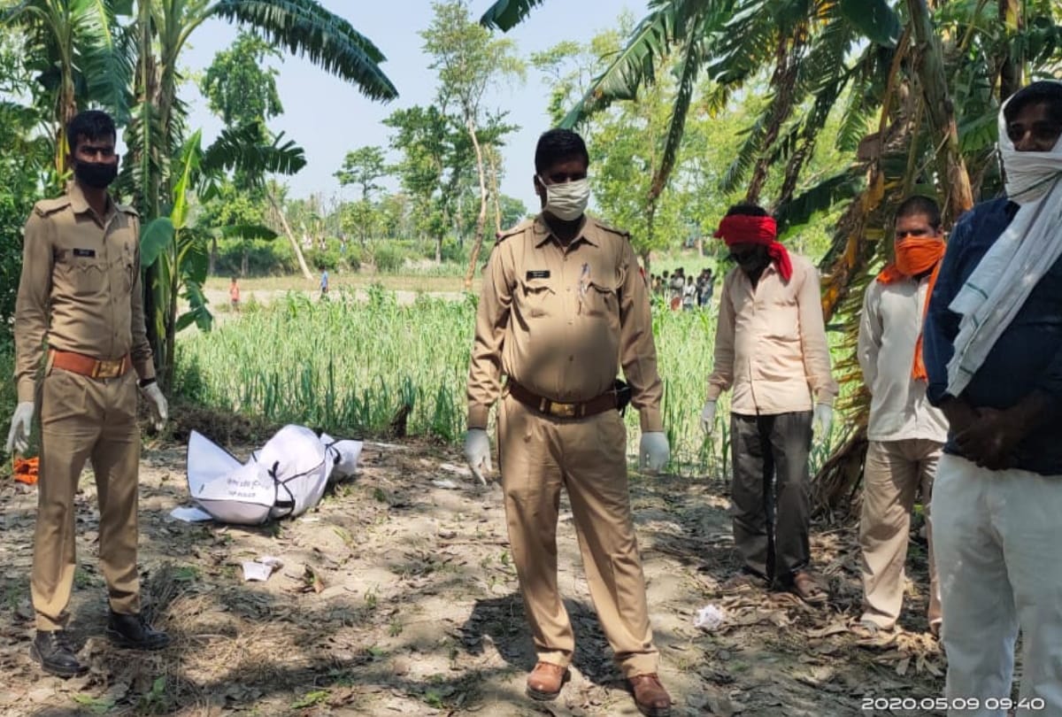 Sadhvi dead body found in bush at kushinagar