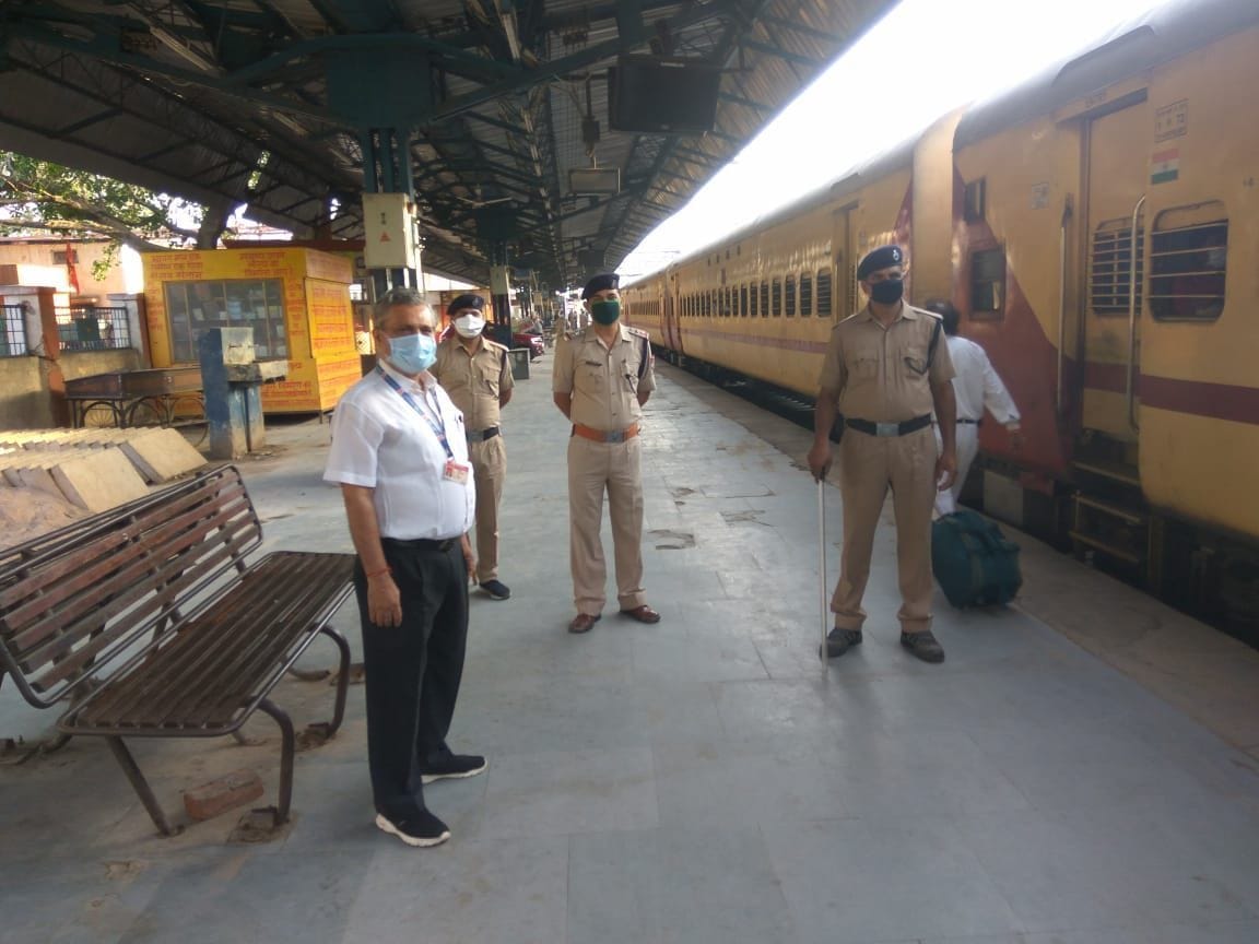 special, train, corona, labore, mathura