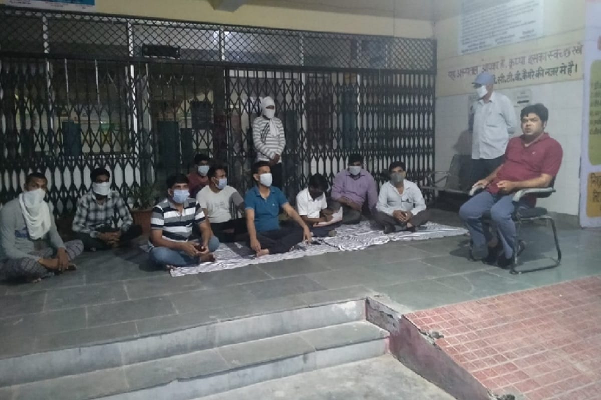 Meerut, Uttar Pradesh Lockdown Latest News Update Today, Police beat up health department team in Rohta