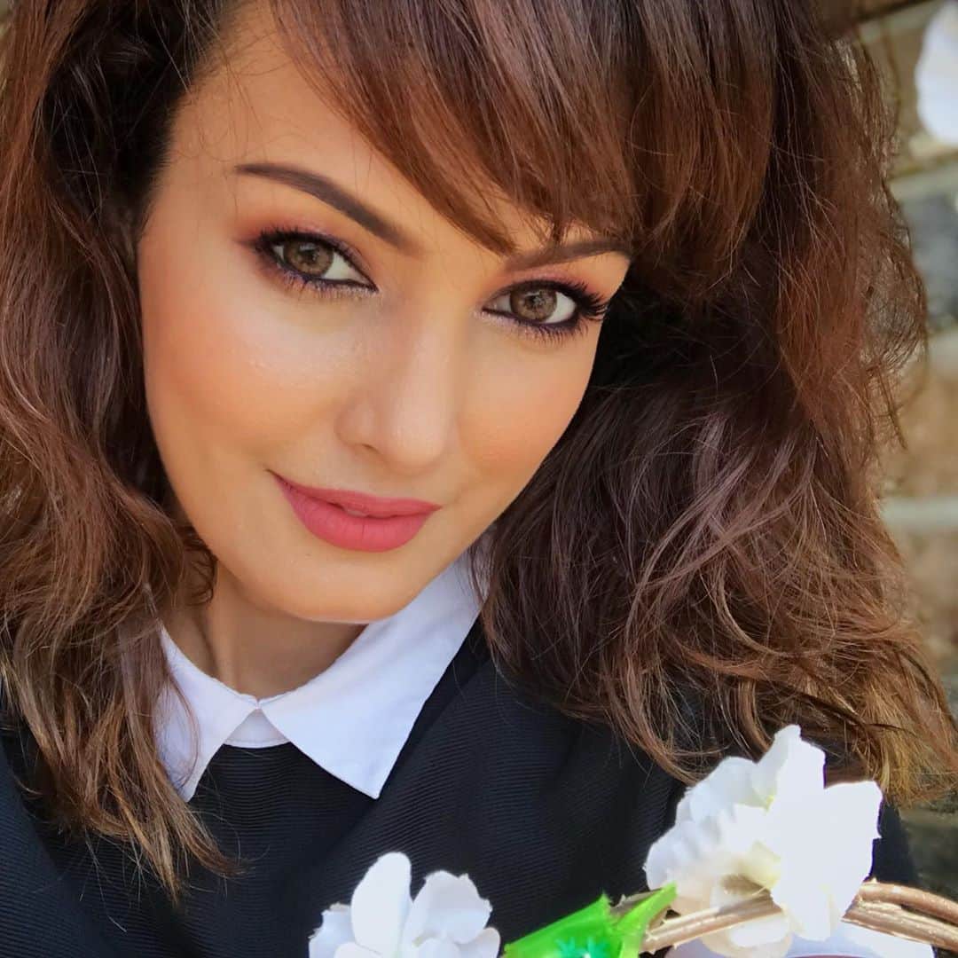 actresses who faced embrassment because of husband