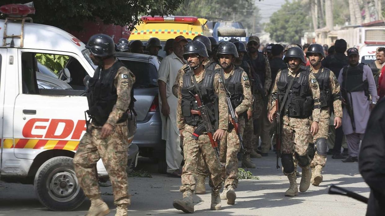 Suicide Bomber Attacks security convoy in northwest Pakistan killing 9 soldiers news updates