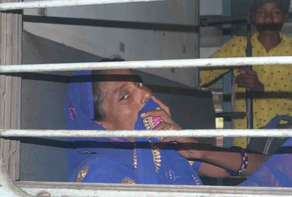 farrukhabad : Labor train arrived with 1201 laborers from Gujarat to Farrukhabad