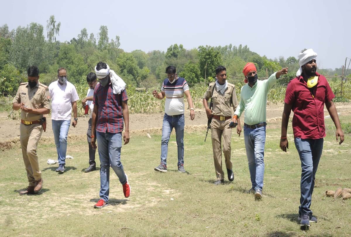 Pratapgarh: Two factions were gunned down in a dispute over plotting of land, death of property dealer