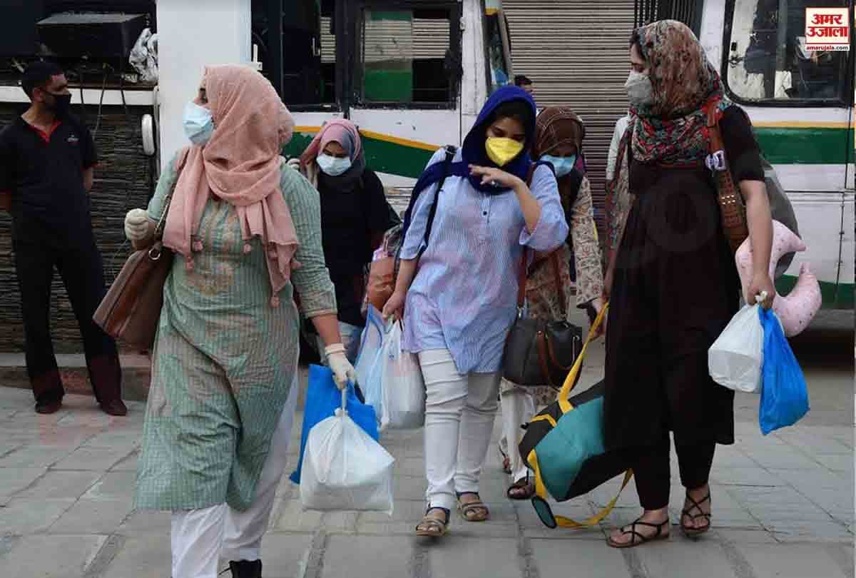 lockdown in Jammu Kashmir (J&K) news in Hindi, Students arrived in Kashmir from Dhaka, Foreign Minister expressed gratitude of Indian Airlines