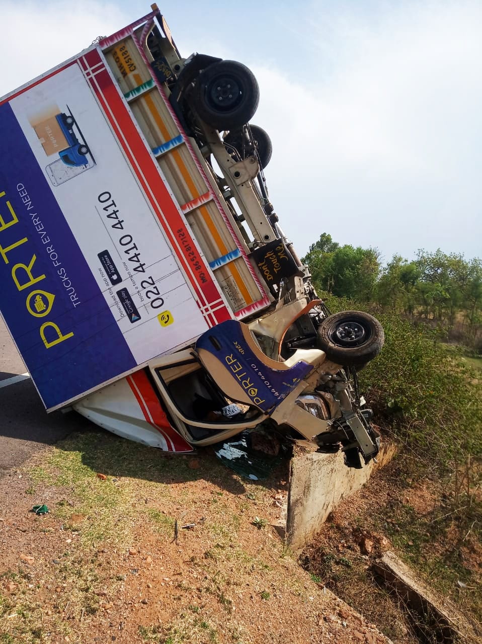 tri wheller acident, 10 injured