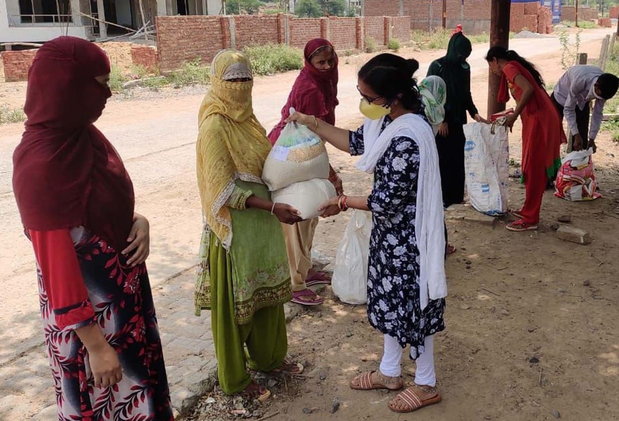 food distribution by corons worriers in banda