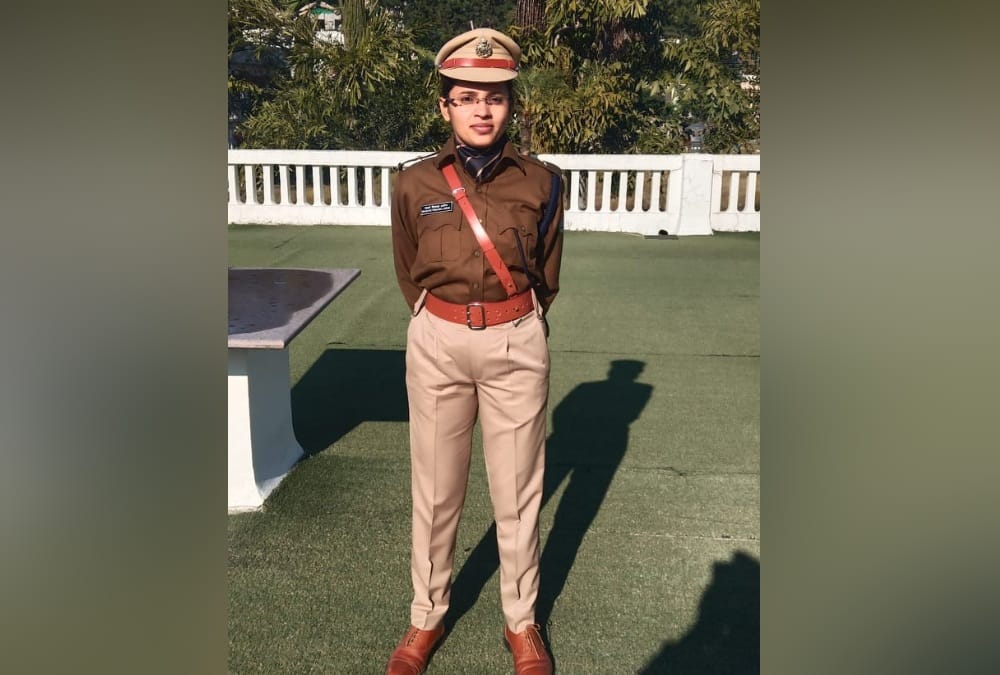Mothers Day 2020: Daughter left doctor practice and become Ips after Mother Motivation in dehradun