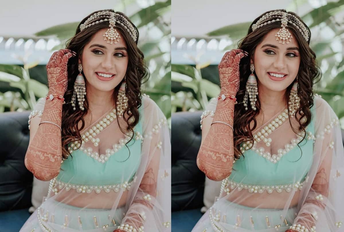 top trendy bollywood inspired hairstyle for newly wed bride