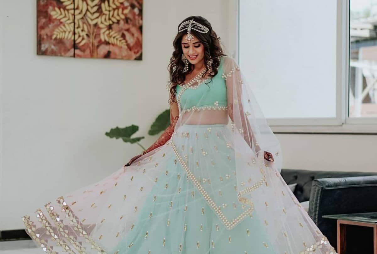 this bride mint green lehenga minimum jewellery with headgear win lakhs of heart on internet