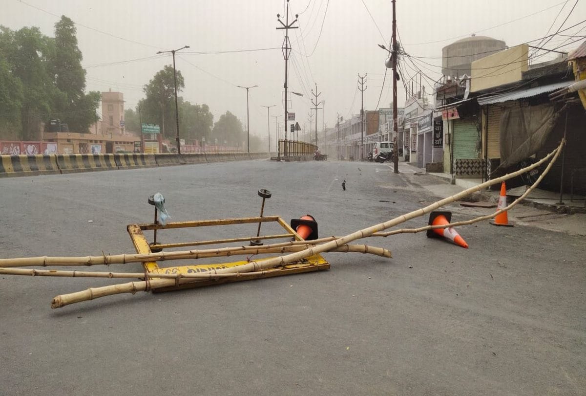 agra weather change due to dust storm