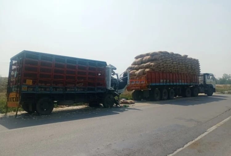 Cantor driver collides with a standing trolley on the road, one dead