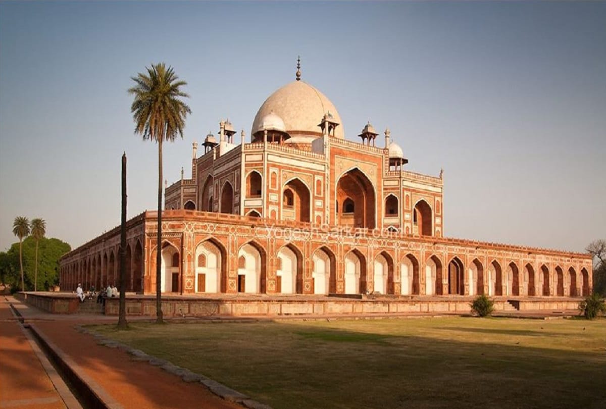 These are the years old tombs of India