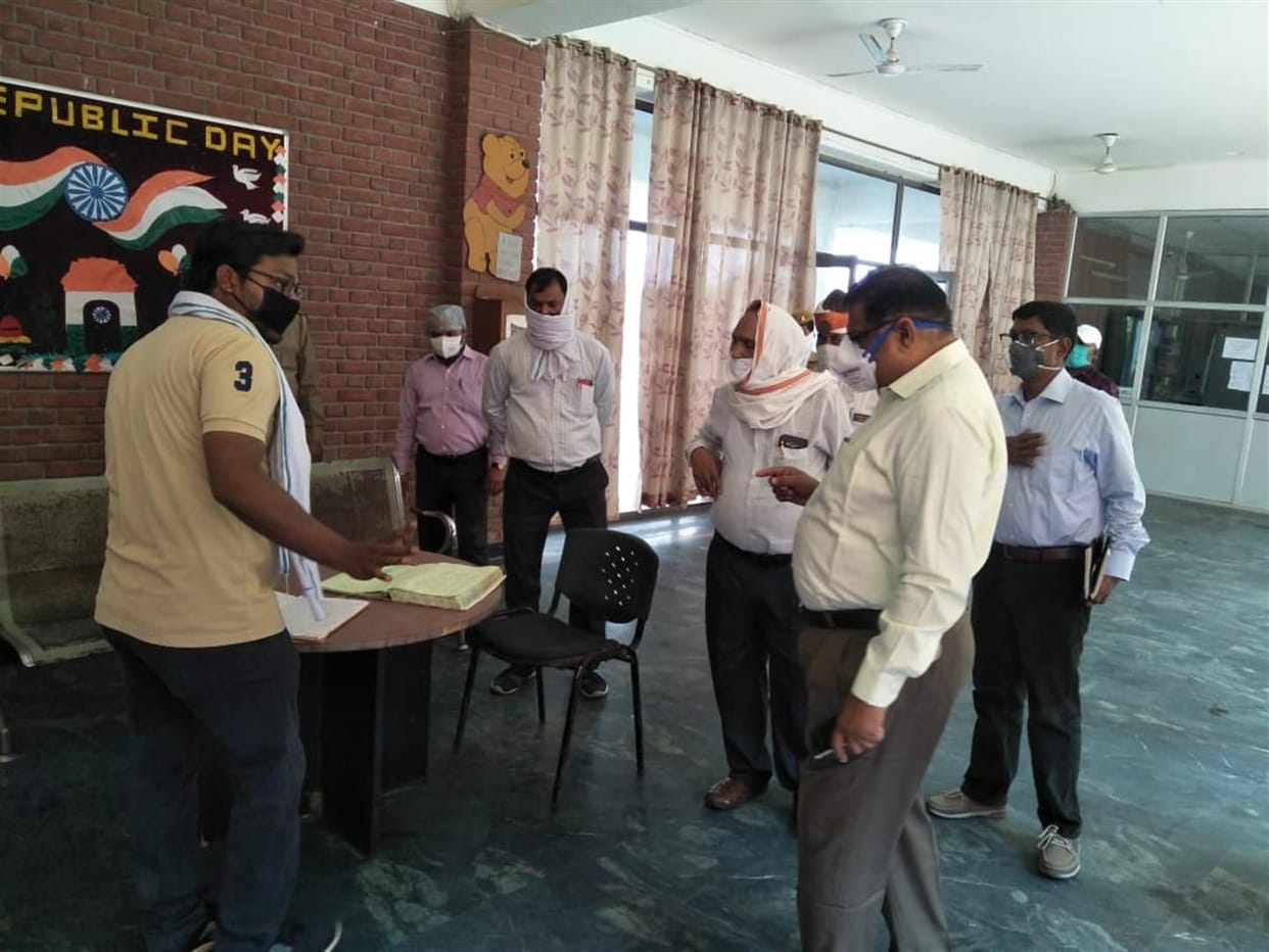 Hathras: Nodal officer inspects quarantine centers