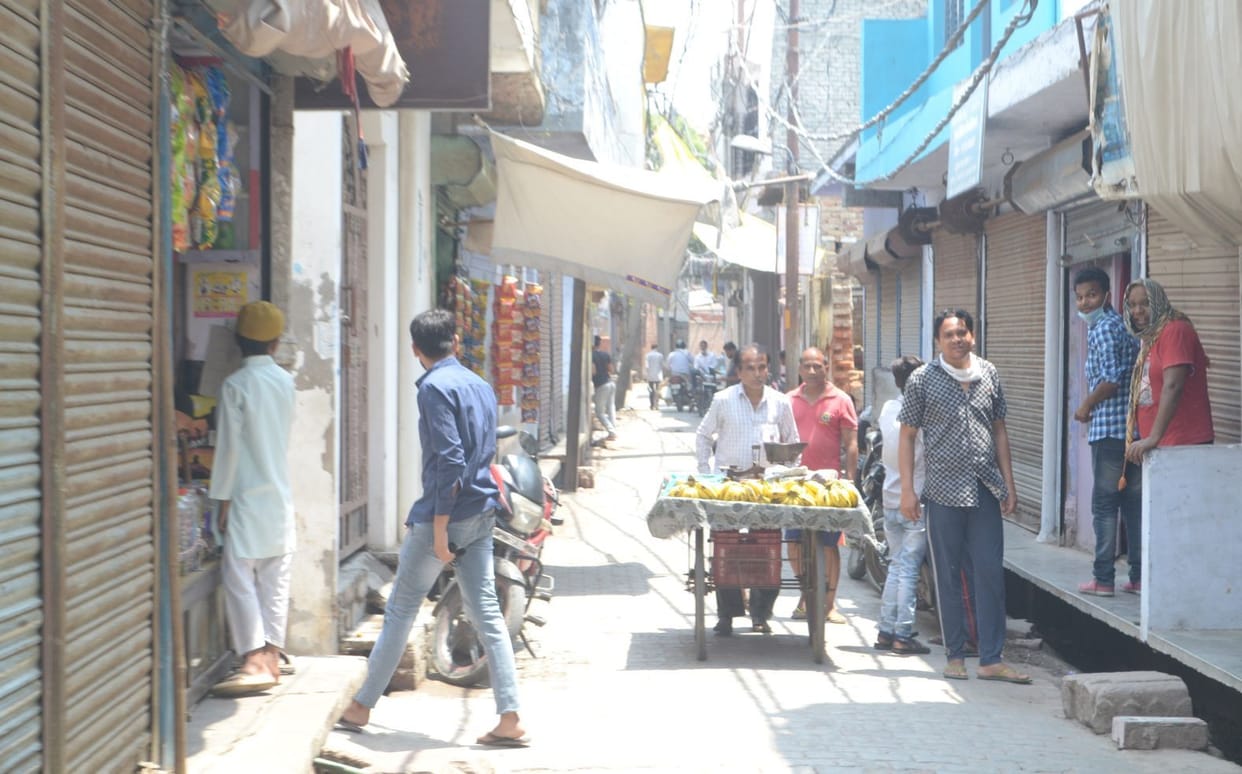 Gulzar keeps the streets closed, police closes shops