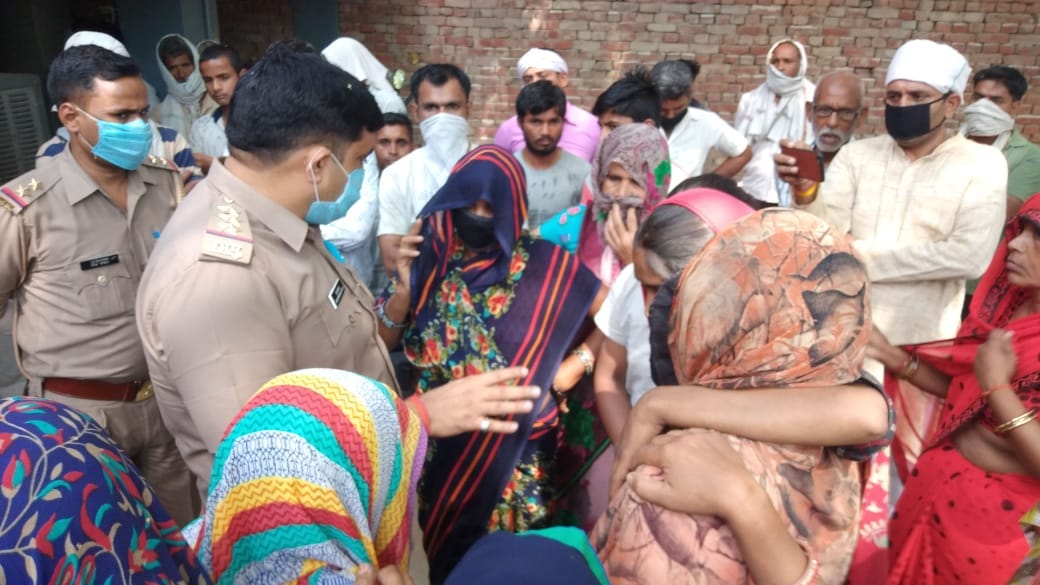 Family hunger strike, women tried to commit suicide