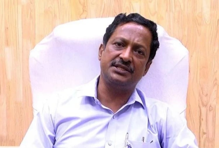 Not following social distance is the a  reason for the spread of Corona virus in Bapudham