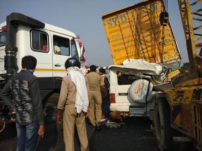 Two people died two injured on Prayagraj ballabhgarh highway migrants going bihar from Haryana in bhadohi